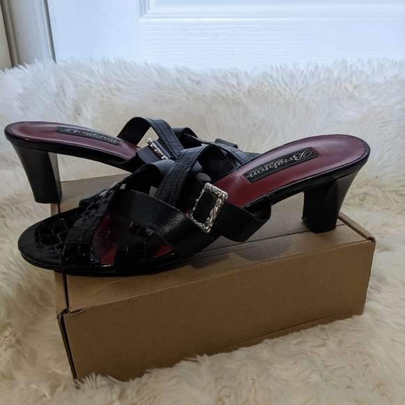 Brighton Leather Buckle Sandals heels, Italy, size 9, black, silver, 2.5" - Picture 4 of 6